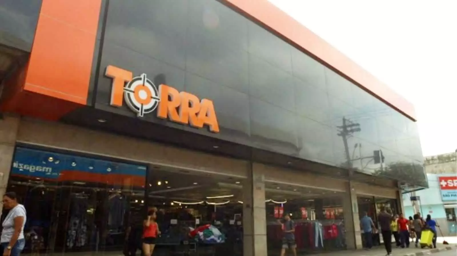 Cashier, Cleaning Assistant, Stockist, Young Apprentice, Analysts and much more at Lojas Torra