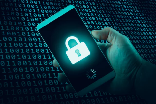 8 things not to do to keep your cell phone safe